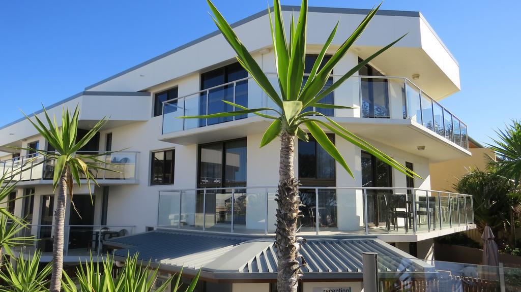 Bayview Beachfront Apartments, In Town Right On The Beach Byron Bay Exteriör bild