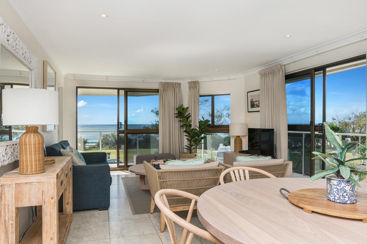 Bayview Beachfront Apartments, In Town Right On The Beach Byron Bay Exteriör bild